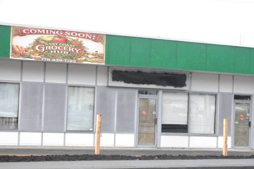 Family opening grocery store in Langley City